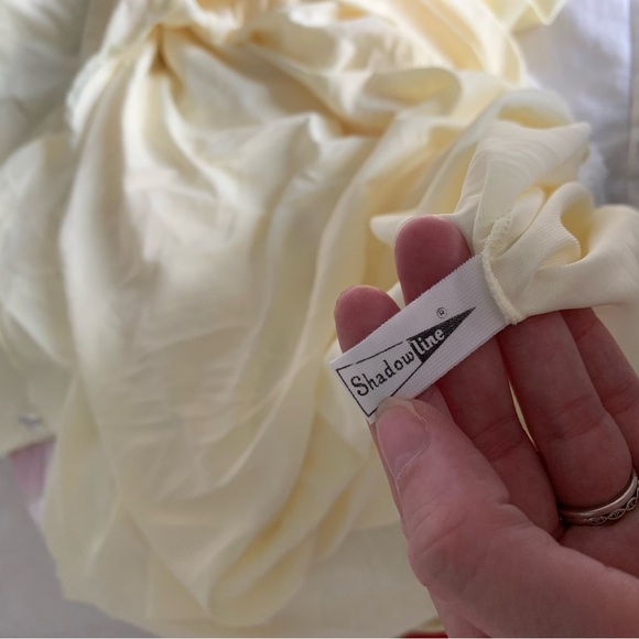 Shadowline pale yellow Nightgown set - Picture 15 of 15